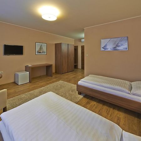Penzion Club Скалица Экстерьер фото